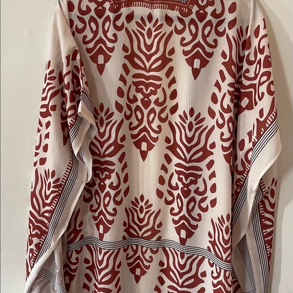 Vibrant Tunic - Picture 2 of 3